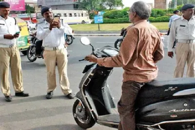 એક વર્ષમાં ટ્રાફિકનો નિયમ ભંગ કરનારા વાહન ચાલકોને 12000 કરોડનો દંડ ફટકારાયો