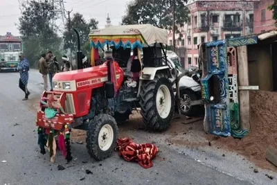 ગ્વાલિયર ઝાંસી હાઇવે પર ફોર્ચ્યુનર કાર રેતી ભરેલી ટ્રેક્ટર ટ્રોલી સાથે અથડાતા 5 લોકોના મોત