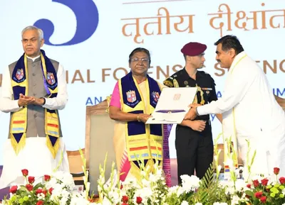 nfsu  રાષ્ટ્રપતિના હસ્તે વિવિધ અભ્યાસક્રમોના કુલ 1 562 વિદ્યાર્થીઓને પદવી એનાયત કરાઈ