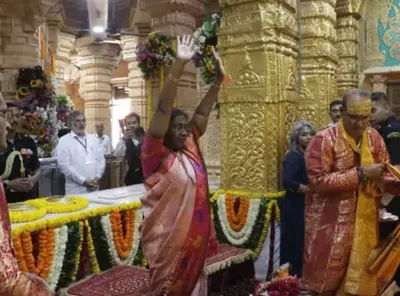 રાષ્ટ્રપતિ દ્રોપદી મુર્મુએ સોમનાથ મહાદેવના દર્શન કર્યા  મંદિર ટ્રસ્ટ દ્વારા સ્વાગત કરાયું