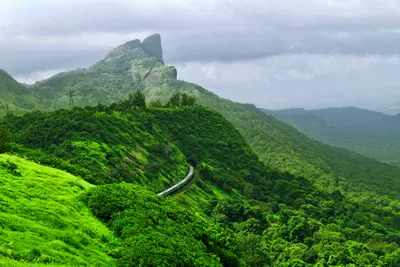 ચોમાસાની ઋતુમાં ફરવા માટે ભારતમાં બજેટ ફ્રેન્ડલી સ્થળો વિશે જાણો