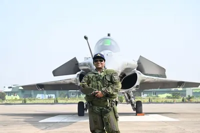 એપીજે અબ્દુલ કલામ બાદ રાષ્ટ્રપતિ દ્રૌપદી મુર્મુએ ફાઇટર જેટમાં ઉડાન ભરી