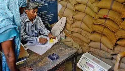 રેશનીંગના દૂકાનદારોને બાકી કમિશન ન ચુકવાયુ અને એડવાન્સના નાણા પણ સરકારમાં ફસાયા