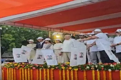 અમદાવાદમાં સરદાર પટેલની જન્મજ્યંતિ પર મુખ્યમંત્રીએ યુનિટી માર્ચને ફ્લેગ ઓફ કરાવ્યુ