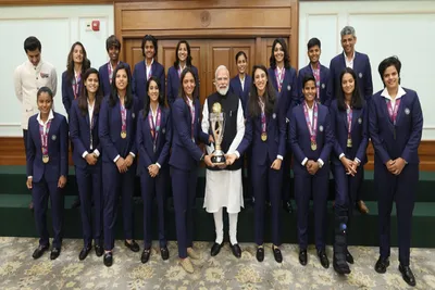 નરેન્દ્ર મોદીએ મહિલા વર્લ્ડ કપ ચેમ્પિયન સાથે મુલાકાત કરી શુભેચ્છા પાઠવી