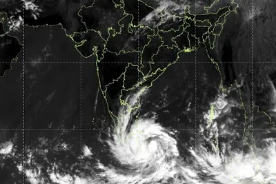 ચક્રવાત દિત્વાના પગલે ઉત્તર તમિલનાડુ  પુડુચેરી અને આંધ્રપ્રદેશના દરિયાકાંઠે ભારે વરસાદની સંભાવના
