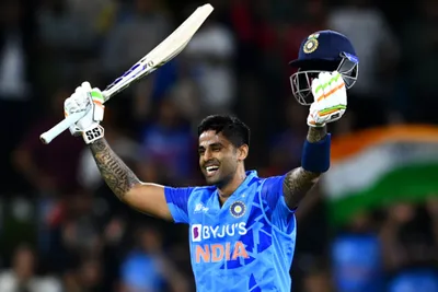 સૂર્યકુમાર યાદવે પહેલી t20માં ઇતિહાસ રચ્યો  સૌથી વધુ છગ્ગા મારનાર 5મો બેટ્સમેન બન્યો