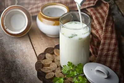 દિવસમાં કેટલી વાર અને કયા સમયે છાશ પીવી જોઈએ 