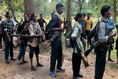 દક્ષિણ બસ્તરમાં 41 માઓવાદીઓએ આત્મસમર્પણ કર્યું