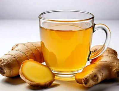 આદુનું પાણી ખાંસી  શરદી  કફ  કબજિયાત અને સાંધાના દુખાવા જેવી સમસ્યાઓમાં આપે છે રાહત