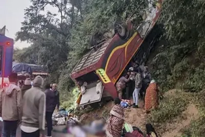 આંધ્રપ્રદેશમાં બસ ખીણમાં ખાબકતા 9 લોકોના મોત  ઘણા ઘાયલ