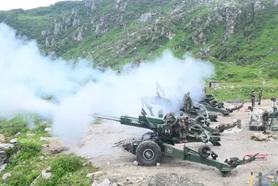 ભારતીય સેનાની ટુ ફ્રન્ટ વોરને તૈયારીઓ  હવે ચીન સરહદ પાસે પણ શરૂ કર્યો યુદ્ધાભ્યાસ