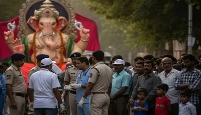 નવસારીના કરાડી ગામે ગણેશજીની મૂર્તિ લઈ જતી વખતે વીજ કરંટ લાગતા 2નાં મોત  5ને ઈજા