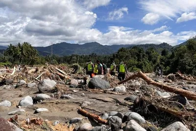 ઇન્ડોનેશિયામાં ભૂકંપ અને પૂરથી મૃત્યુઆંક વધીને 248 થયો  100થી વધુ લોકો લાપતા