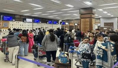 ઈન્ડિગો ફ્લાઈટ્સના ધાંધીયાને લીધે અમદાવાદ એરપોર્ટ પર ટ્રેનોના બુકિંગ માટે કાઉન્ટર કાર્યરત