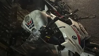 અમદાવાદમાં gmdc ગ્રાઉન્ડ નજીક bmw બાઈક રેલિંગ સાથે અથડાતા બાઈકચાલકનું મોત