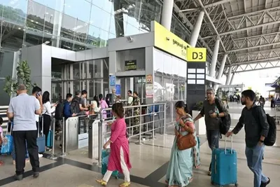 ચેન્નાઈ એરપોર્ટ પર 28 કિલો ગાંજો પકડાયો  બે મહિલાઓની ધરપકડ