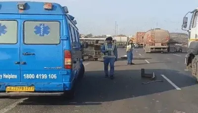 ભચાઉ હાઈવે પર ટ્રકે ટક્કર મારતા ટેમ્પાએ પલટી ખાધી  બે શ્રમિકોના મોત