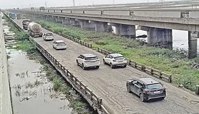 અમદાવાદ રાજકોટ હાઈવે પર બગોદરા પાસે ભોગાવો નદી પરનો જર્જરિત બ્રિજ