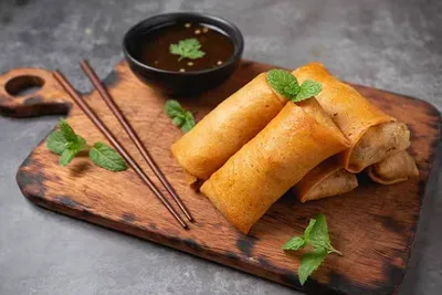 ચાના ચુસ્કી સાથે  થાઈ વેજ સ્પ્રિંગ રોલ્સ  ખાઓ  સરળ રેસિપી જાણો