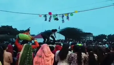 ભચાઉના ચોબારી ગામે મટકી ફોડ દરમિયાન વીજ થાંભલો પડતા સગીરનું મોત