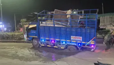 અમદાવાદના સરખેજથી ધોળકા જતા રોડ પર ભૂવામાં 6 વાહનો ખાબક્યા