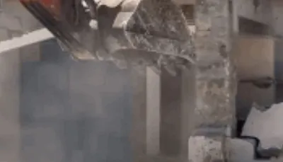 અમદાવાદના જમાલપુરમાં amcનું મેગા ડિમોલિશન  30 દૂકાનો તોડી પડાઈ