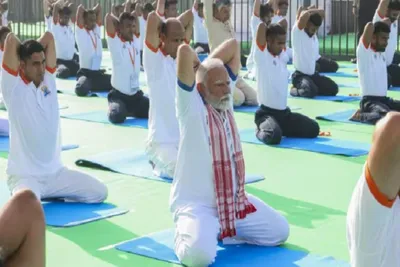 દુનિયા તણાવમાં છે  યોગને વૈશ્વિક ભાગીદારીનું માધ્યમ બનાવોઃ નરેન્દ્ર મોદી