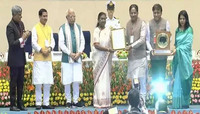સ્વચ્છતા સર્વેક્ષણ 2024  અમદાવાદ  સુરત અને ગાંધીનગરને રાષ્ટ્રપતિના હસ્તે એવોર્ડ એનાયત