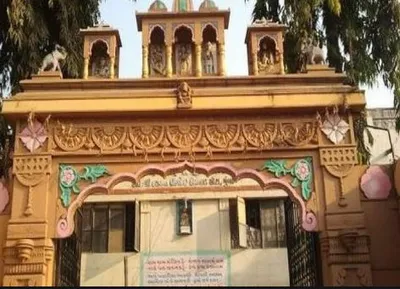 સ્વામિનારાયણ સાધુની વિવાદાસ્પદ ટિપ્પણીના વિરોધમાં વિરપુર સજ્જડ બંધ રહ્યું
