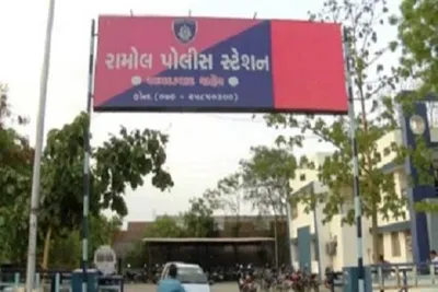 અકસ્માતગ્રસ્ત પતિના ઈલાજ માટે શિક્ષિકા પત્નીએ વિદ્યાર્થીના ઘરમાં ચોરી કરી