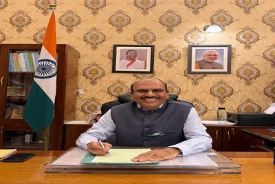 રાજ કુમાર અરોરાએ નાણાકીય સલાહકાર  સંરક્ષણ સેવાઓ  તરીકેનો કાર્યભાર સંભાળ્યો