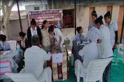 શ્રી ક્રિષ્ના ઇન્સ્ટિટ્યૂટ ઑફ નર્સિંગ  ભાભર દ્વારા સરહદ નજીકના ૨૪ ગામોમાં મેગા હેલ્થ ચેક અપ કેમ્પનું આયોજન