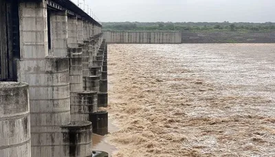 અમદાવાદમાં સાબરમતી નદીમાં પૂર  રિવરફ્રન્ટનો વોકવે પાણીમાં ગરકાવ