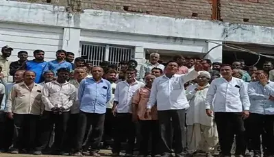 વડગામની કોદરામ દૂધ મંડળીમાં 11 લાખના દૂધની ઘટ સામે ગ્રામજનોનો હોબાળો