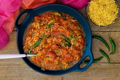 આ સરળ રેસીપી વડે મિનિટોમાં સેવ ટામેટાનું શાક બનાવો  ઘરે ઢાબા જેવો સ્વાદ મળશે