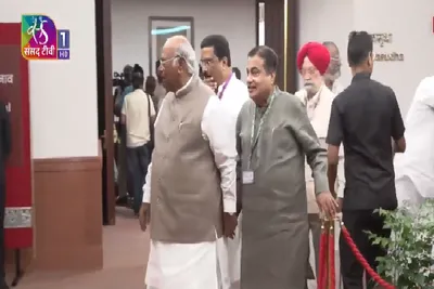 ઉપરાષ્ટ્રપતિ ચૂંટણીમાં pm મોદી અને રાહુલ ગાંધી સહિતના સાંસદોએ કર્યું મતદાન