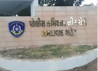 અમદાવાદમાં પોલીસ કમિશનર કચેરીની પાસે મંદિરમાં ચોરી  ચાંદીનું છત્તર અને રોકડની ઉઠાંતરી