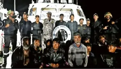 11 પાકિસ્તાની માછીમારોની પૂછપરછ બાદ પોરબંદરના નવી બંદર પોલીસને સોંપાયા