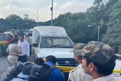 બેંગલુરુમાં ધોળા દિવસે atm કેશ વેનમાંથી 7 11 કરોડ રૂપિયા લૂંટાયા