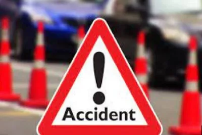 અમદાવાદમાં રિવરફ્રન્ટ પર પૂર ઝડપે કારે સ્કૂટરને મારી ટક્કર  બે યુવાનો ઘવાયા