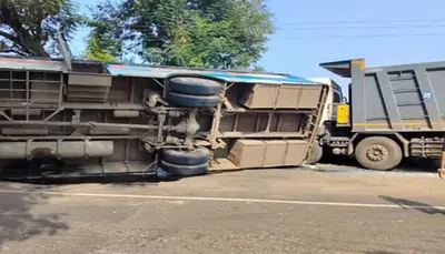 દહેગામ રોડ પર ડમ્પરે બાઈકને અડફેટે લીધા બાદ st બસને ટક્કર મારી  બસે ખાધી પલટી