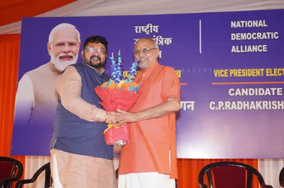 ndaના ઉમેદવાર સીપી રાધાકૃષ્ણન ગુજરાત ભાજપના સાંસદોને મળ્યા