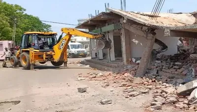 રાજકોટના પૂર્વ ઝોનમાં મ્યુનિ એ ગેરકાયદે 5 દૂકાનો અને મકાન તોડી પાડ્યા
