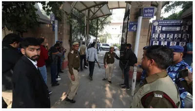 દિલ્હીની 4 જિલ્લા અદાલતોને બોમ્બથી ઉડાવી દેવાની ધમકી મળતા પોલીસ દોડતી થઈ