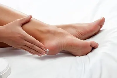 શિયાળામાં તમારી એડી ફાટવા લાગી છે તો આ ઘરેલું ઉપચાર આવશે કામ