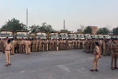 અમદાવાદમાં ચંડોળા તળાવ વિસ્તારમાં ડિમોલિશન કાર્યવાહી હાથ ધરાઈ