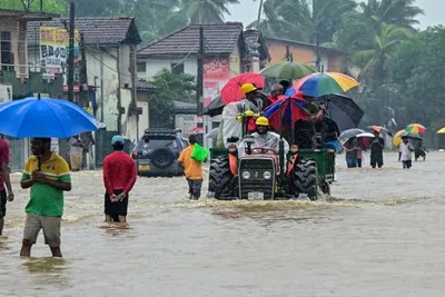 શ્રીલંકામાં ચક્રવાત દિતાવાએ ભારે તબાહી મચાવી  ૧૩૨ લોકોના મૃત્યું  રાષ્ટ્રપતિએ કટોકટી જાહેર કરી