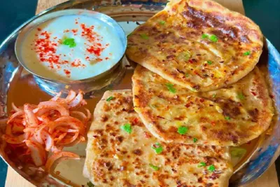 કંઈક નવી રસોઈ વિશે વિચારતા હોય તો બનાવો સોજી મખાનાના પરાઠા  નોંધો રેસીપી