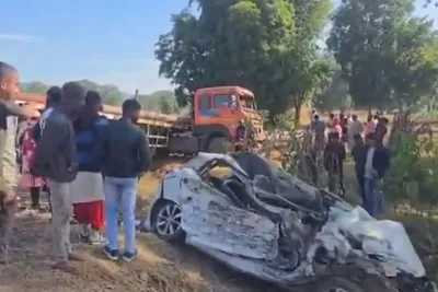 છત્તીસગઢમાં ટ્રક સાથે કાર અથડાઈ  5 લોકોના ઘટનાસ્થળે જ મોત
